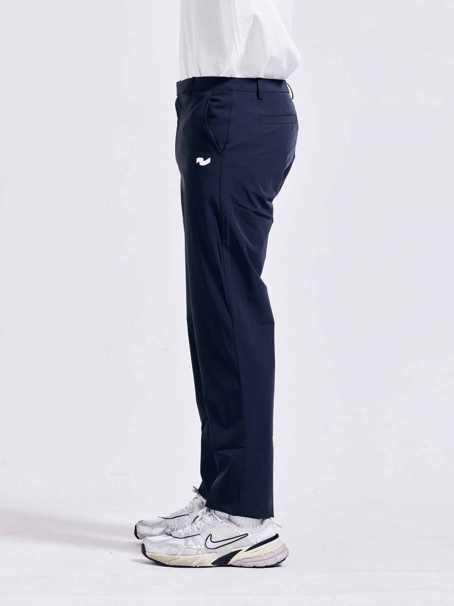 Stretch nylon tapered golf slacks