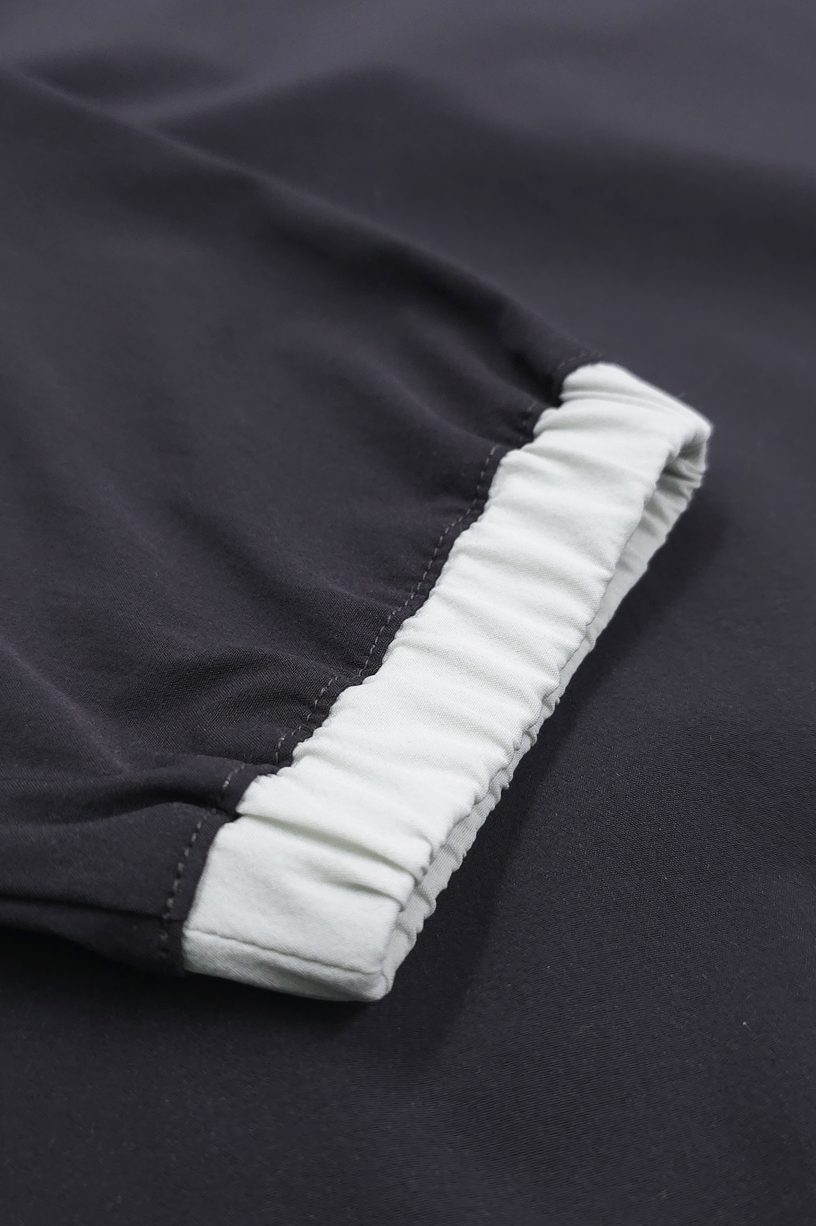 ストレッチナイロンプルオーバー/スニードジャック