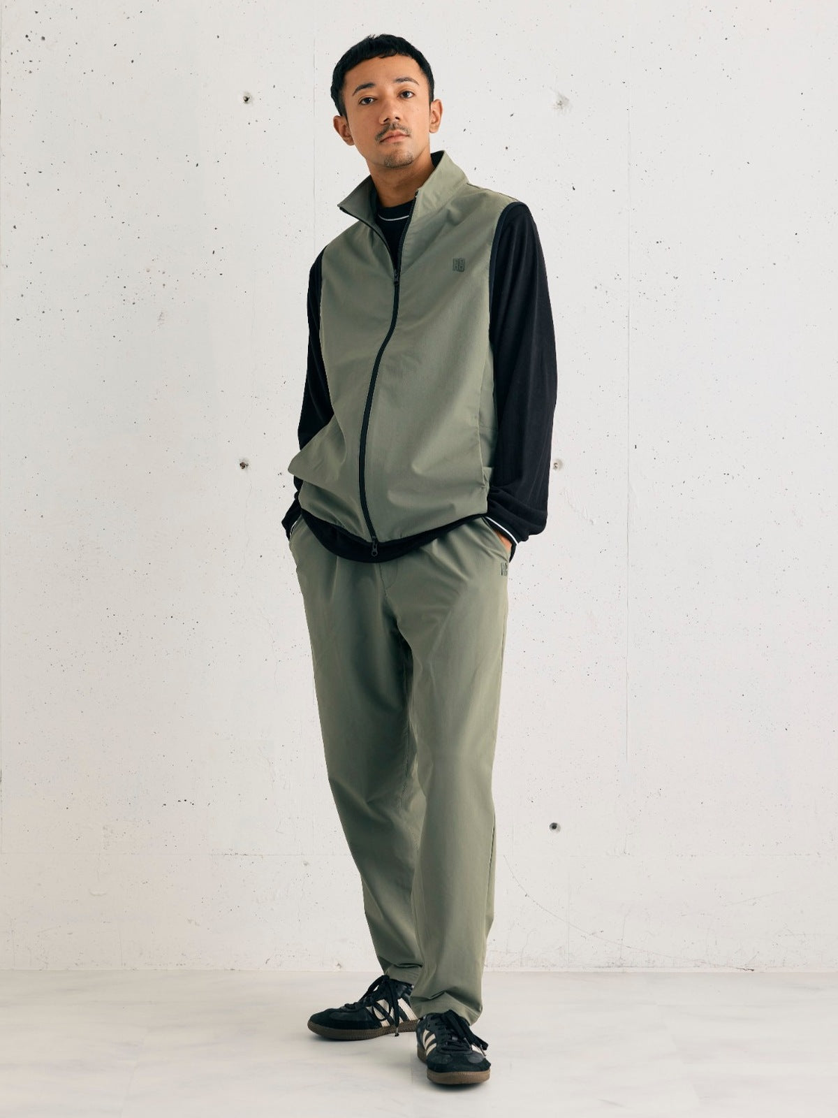 26AW GOLF COLLECTION LOOK 06 ナイロンストレッチ スタンドカラーベスト
